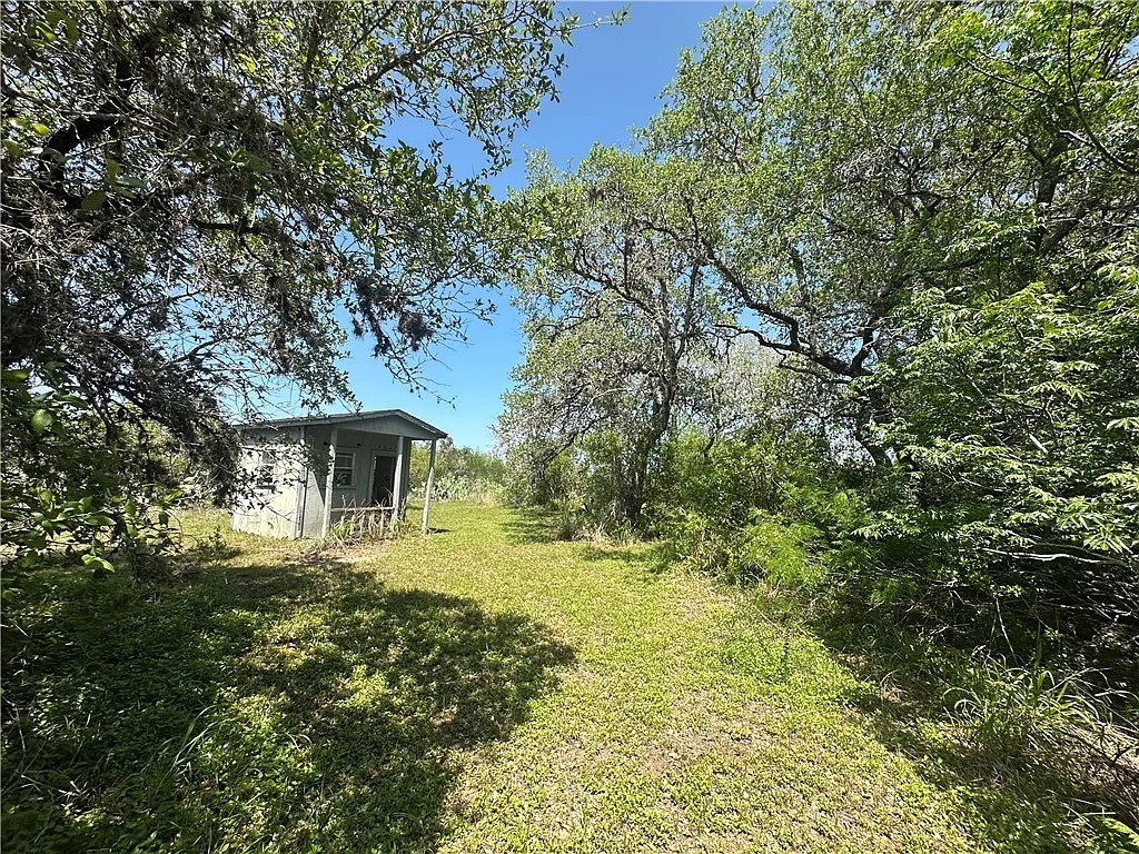 5851 Yucca Property Photo 5