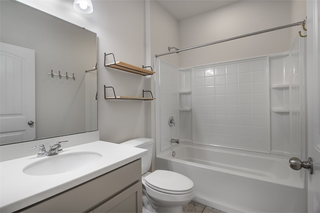 1911 Estes Flats Dr Property Photo 24