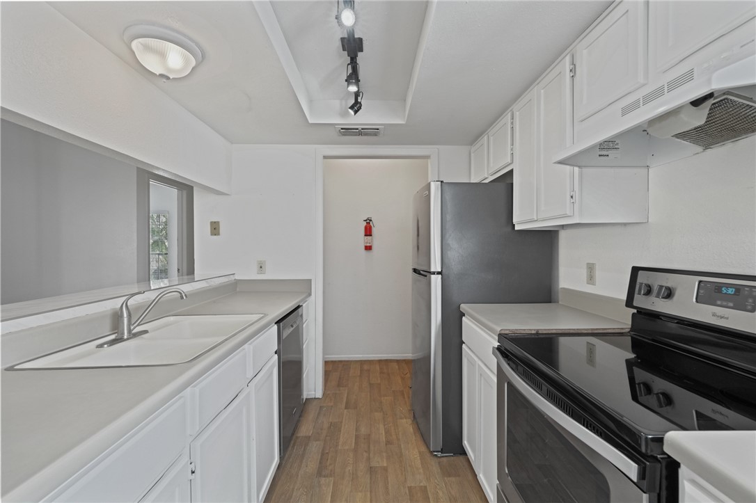 2406 Capitan Dr D Property Photo 3
