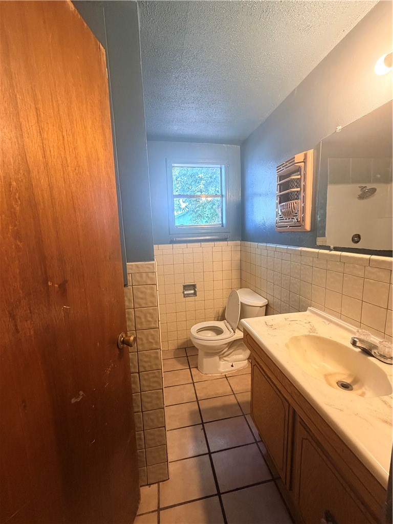 809 Loma St Property Photo 3