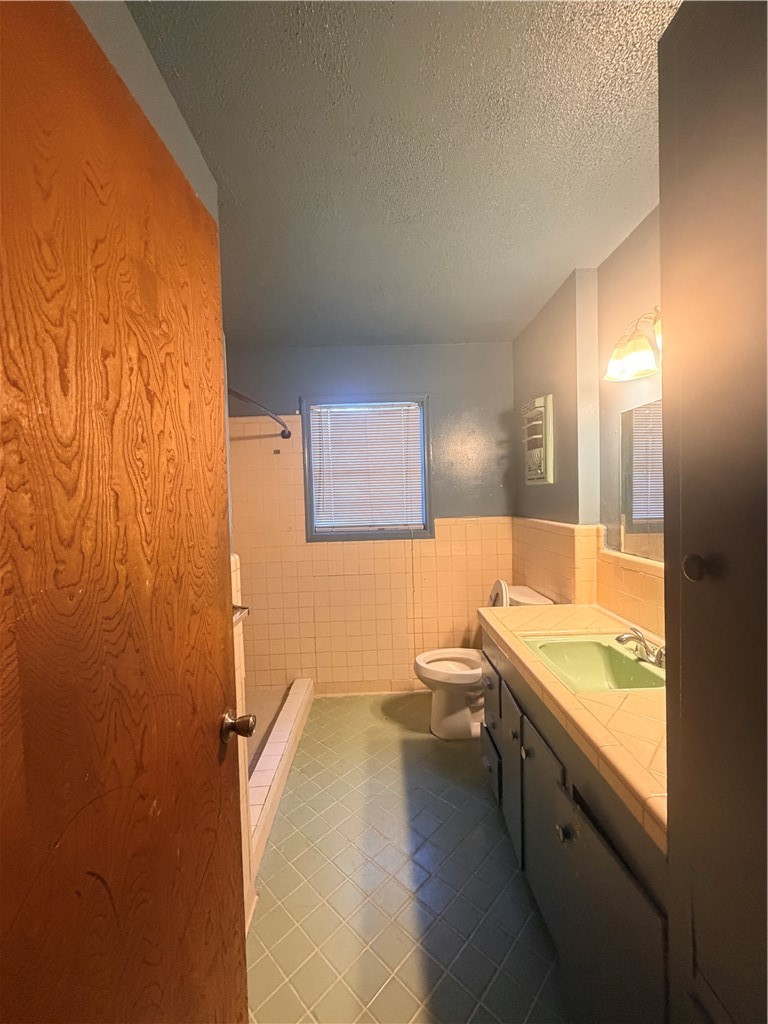 809 Loma St Property Photo 8