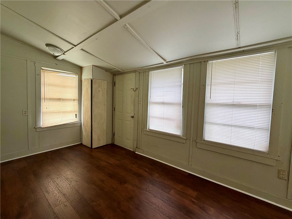 700 W Nettie Property Photo 12