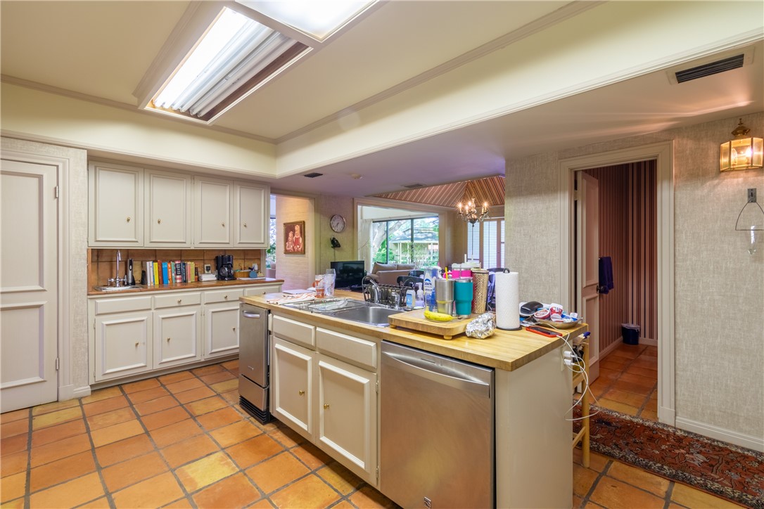 4 Caleta Cir Property Photo 14