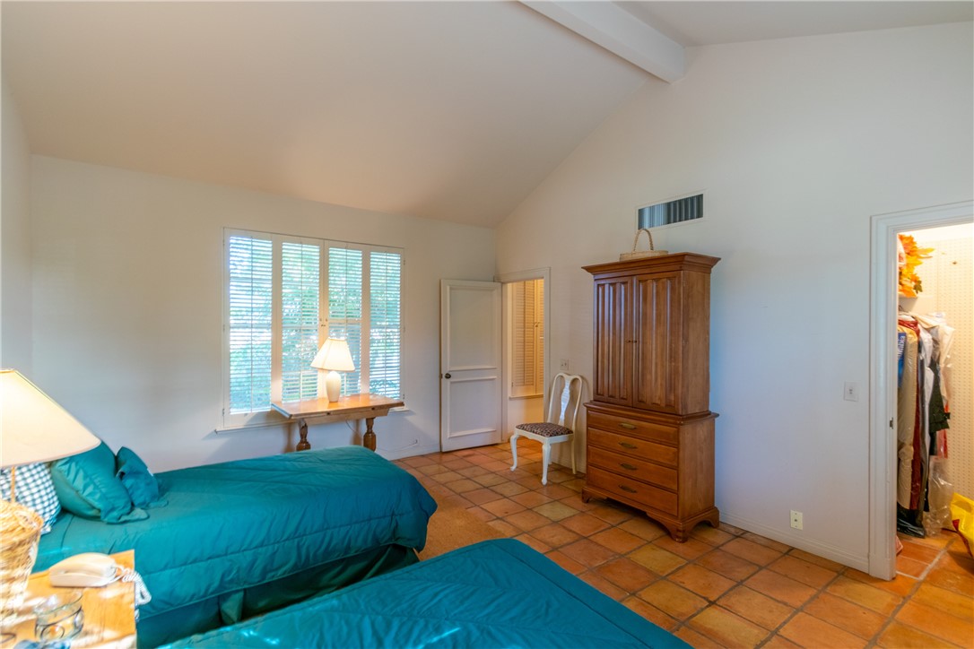 4 Caleta Cir Property Photo 18