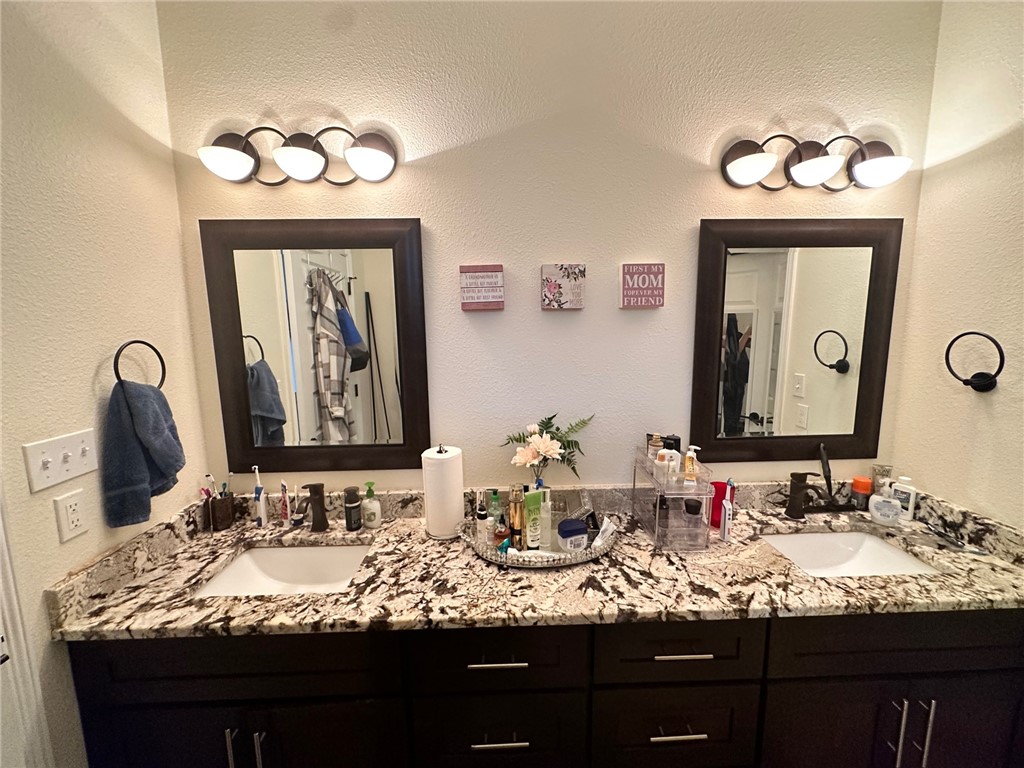 7945 Snake River Drive Property Photo 11