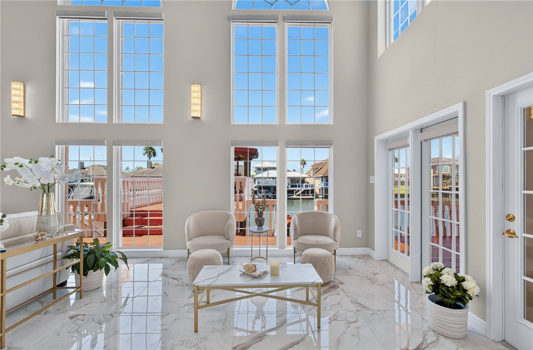 13533 Peseta Ct Property Photo 5