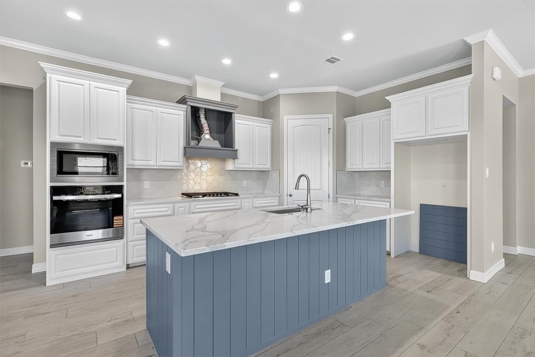 2701 Lannister Property Photo 11