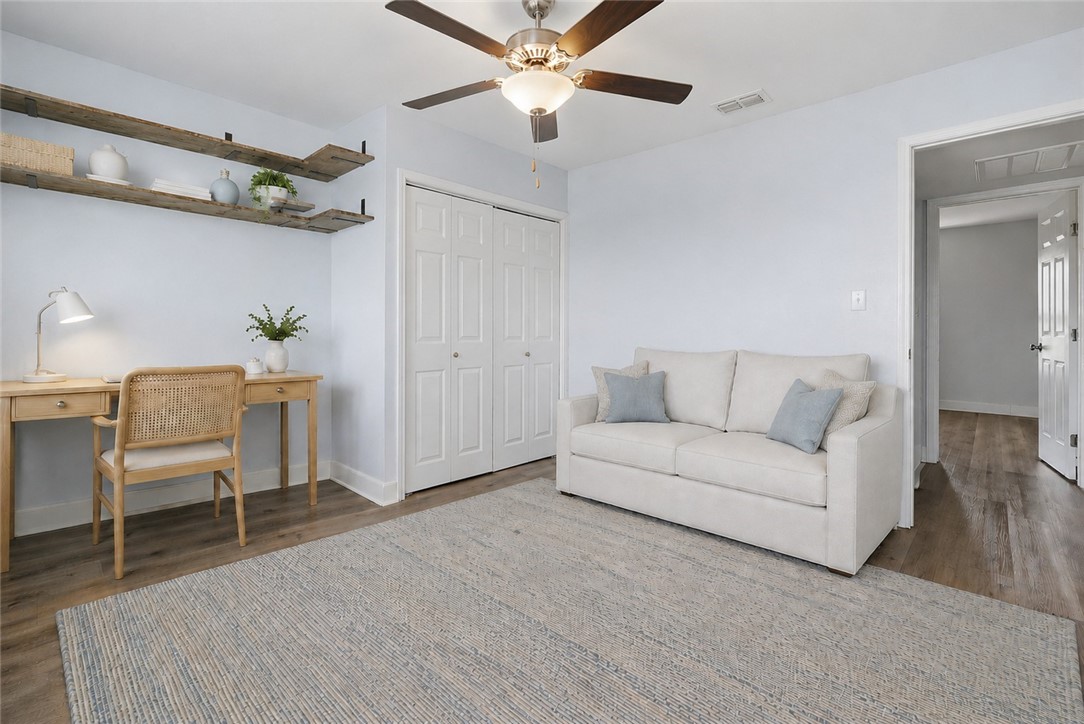 1809 Hillcrest Dr 205 Property Photo 21