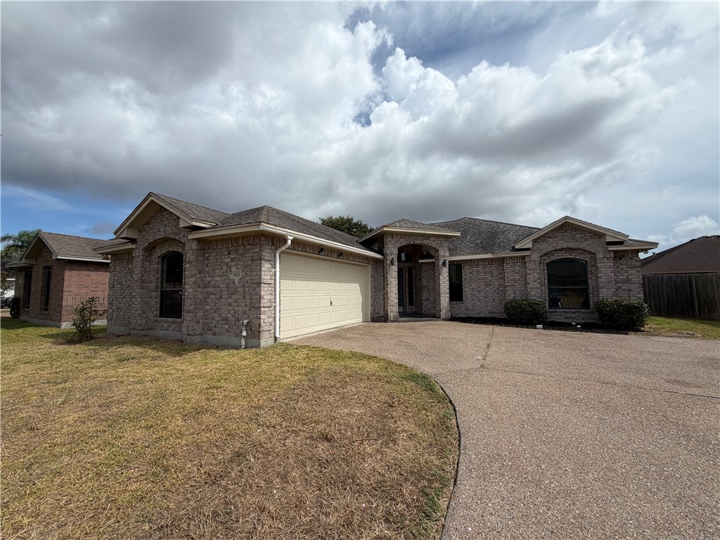 6830 Round Table St Property Photo 1