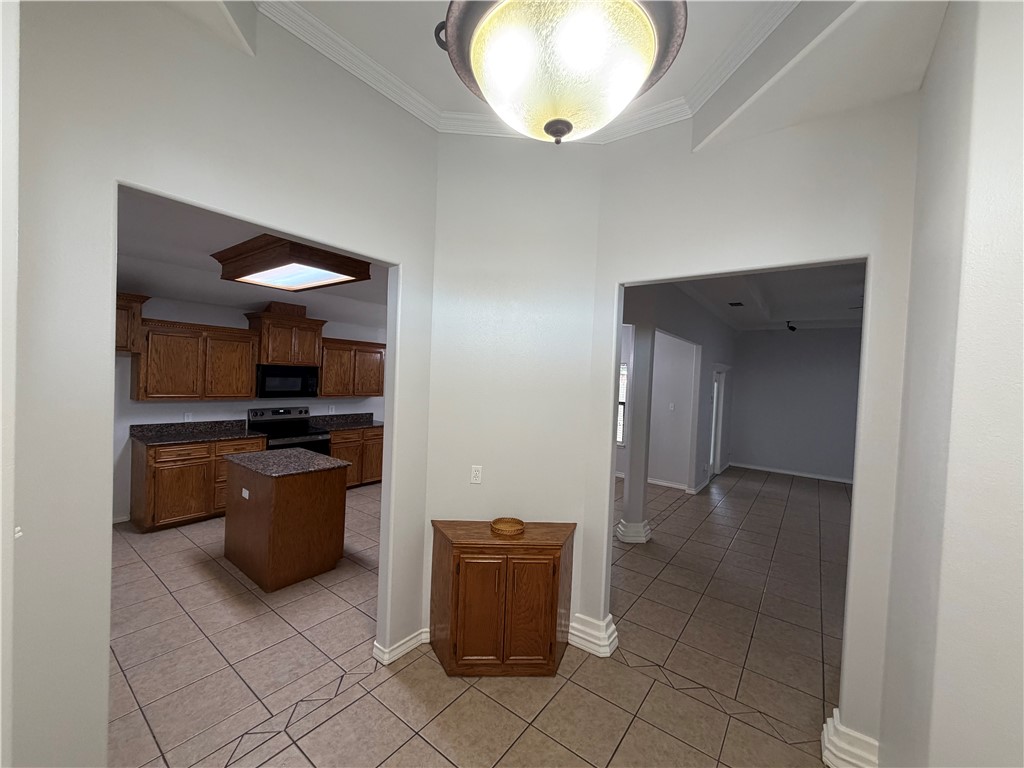 6830 Round Table St Property Photo 4