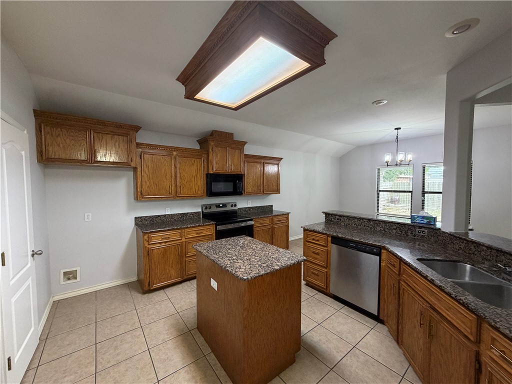 6830 Round Table St Property Photo 6