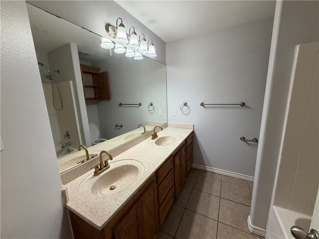 6830 Round Table St Property Photo 13