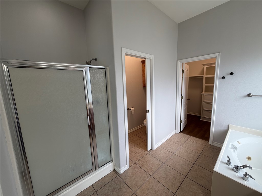 6830 Round Table St Property Photo 23