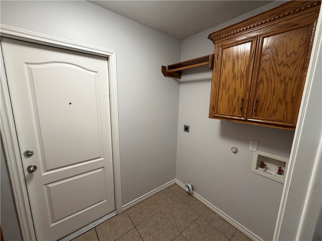 6830 Round Table St Property Photo 27
