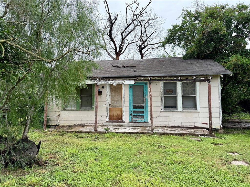 702 W Nettie Property Photo 1