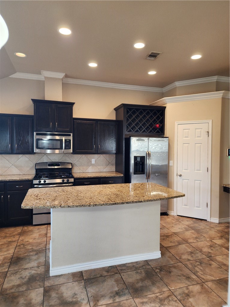 2909 Masterson Dr Property Photo 8