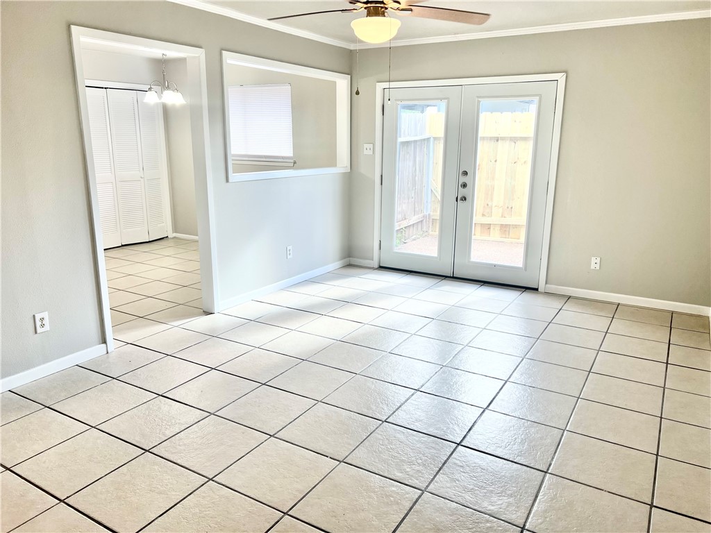 1606 Cimmarron St A Property Photo 2