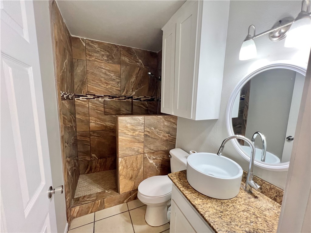 1606 Cimmarron St A Property Photo 11