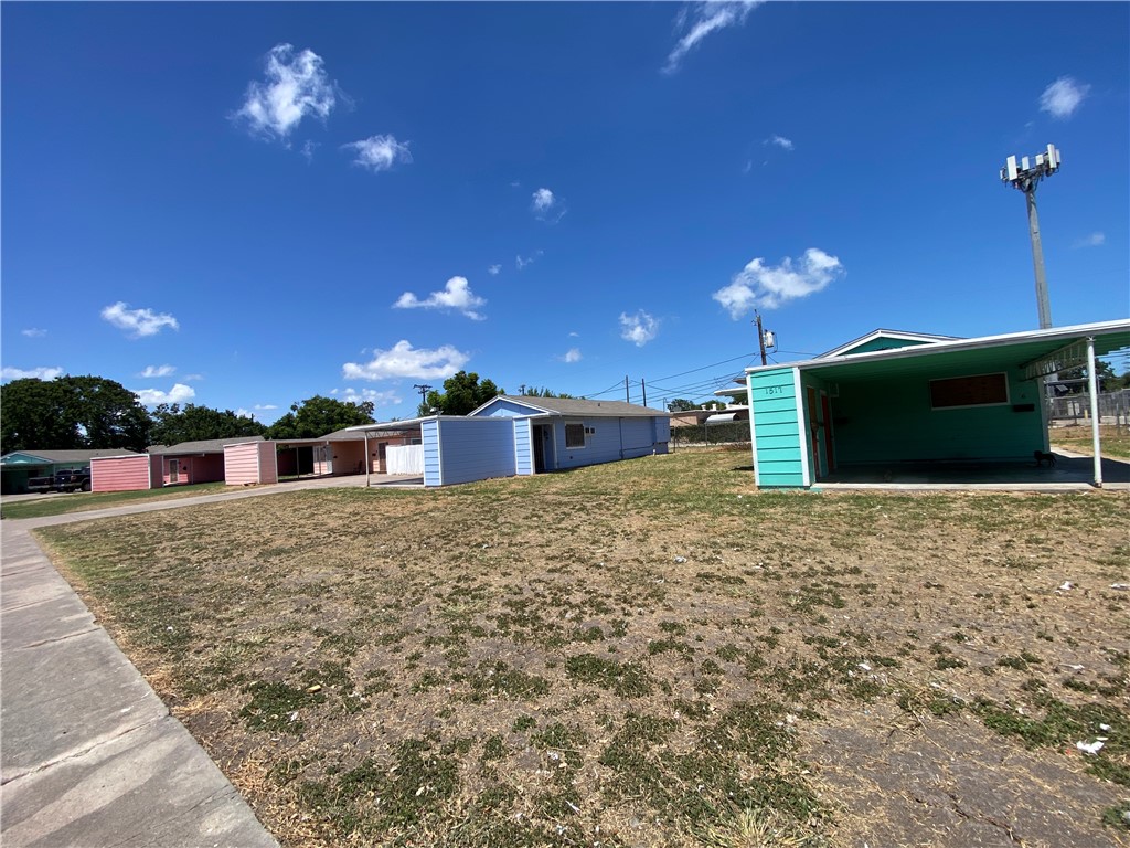 1525 Lazy Property Photo 1