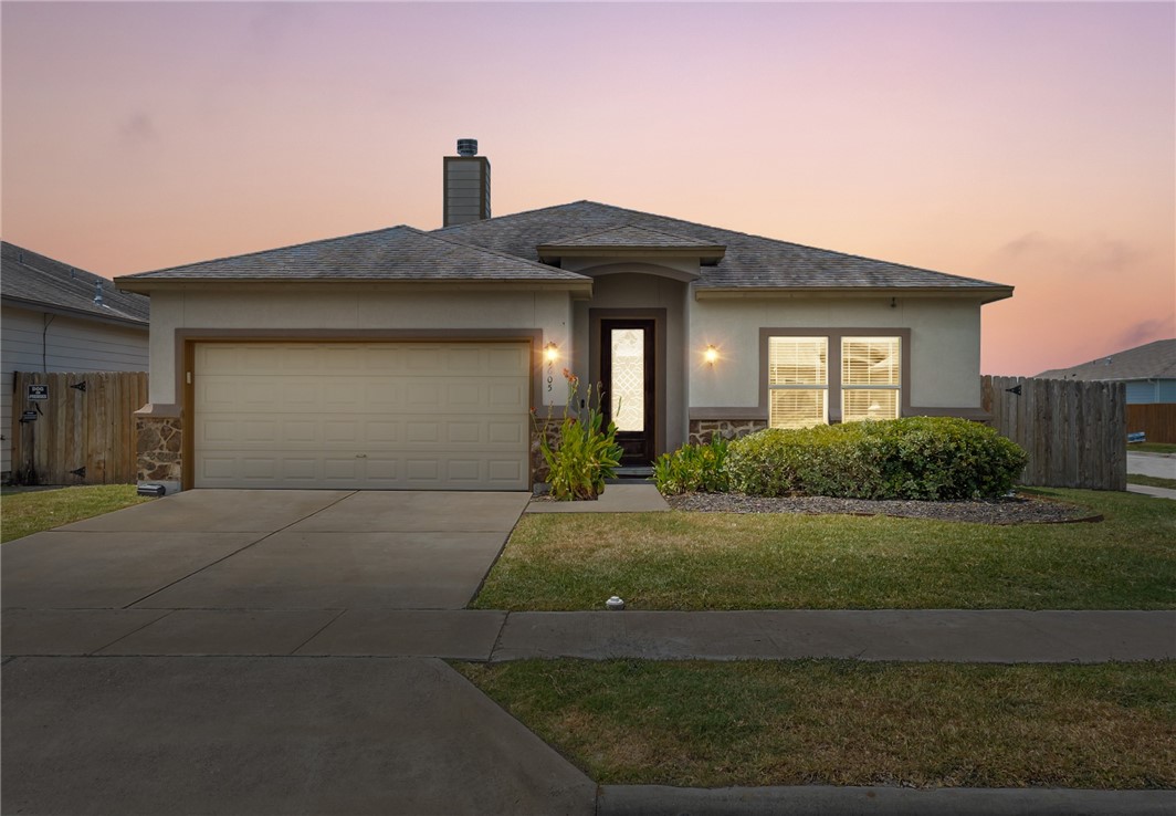 7605 Sable Creek Dr Property Photo 2