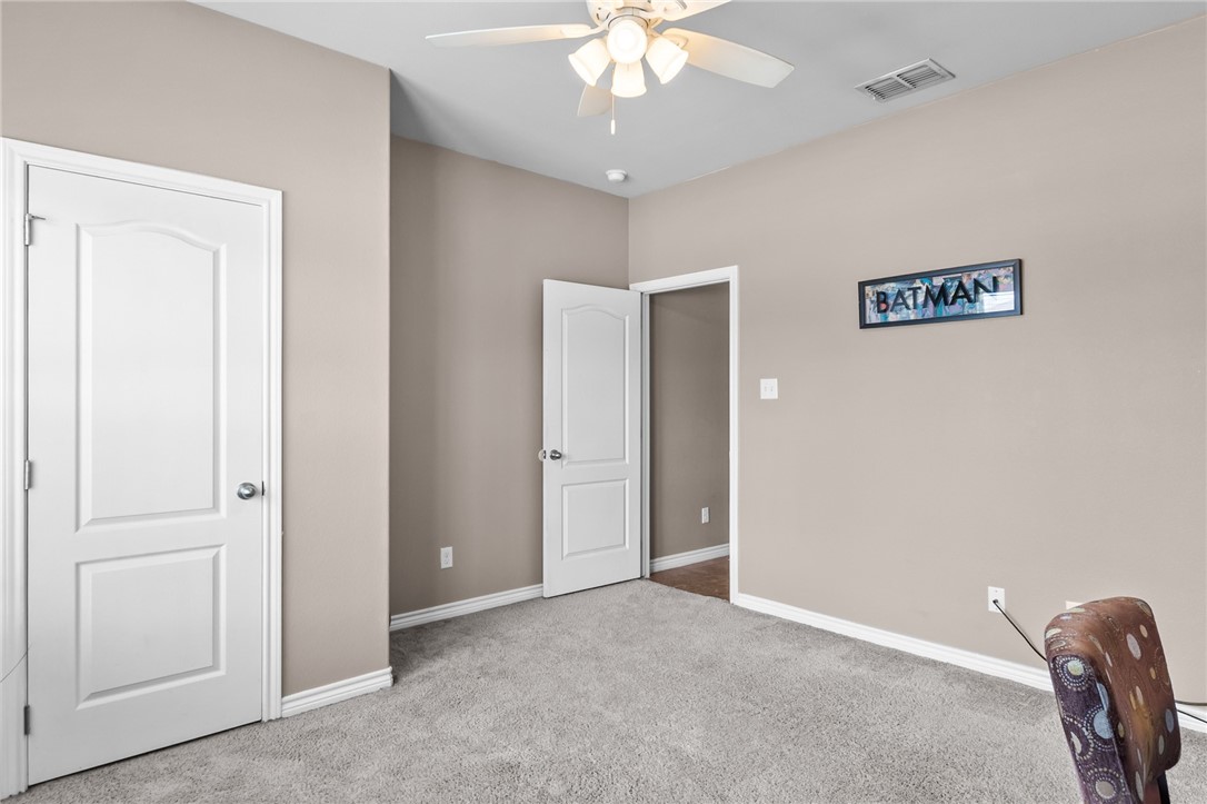 7605 Sable Creek Dr Property Photo 23