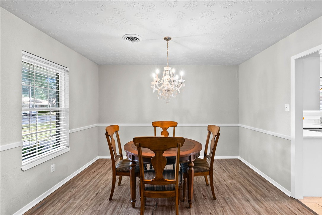 726 Meadowbrook Dr Property Photo 8