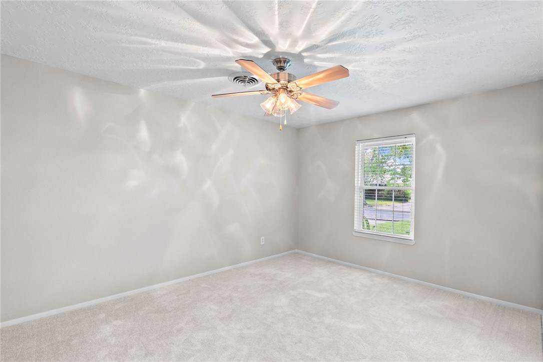 726 Meadowbrook Dr Property Photo 23