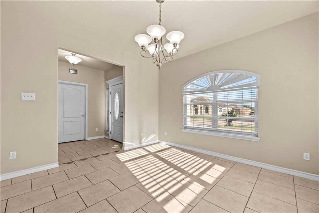 6438 Hardwick St Property Photo 4