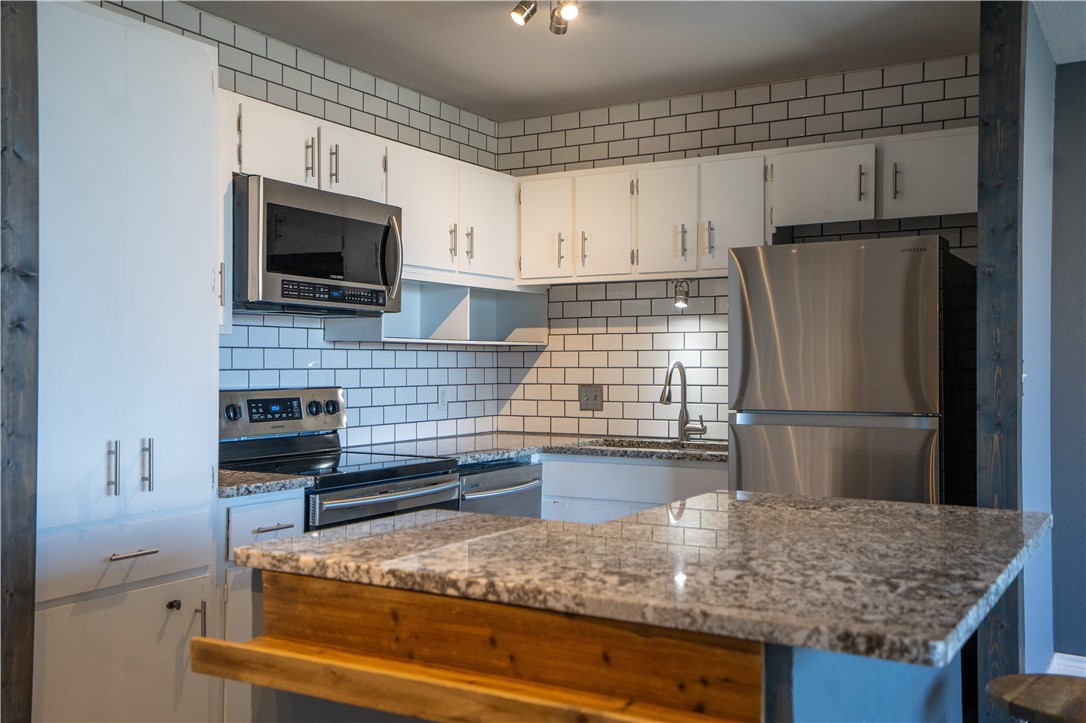 715 S Upper Broadway St 406 Property Photo 5
