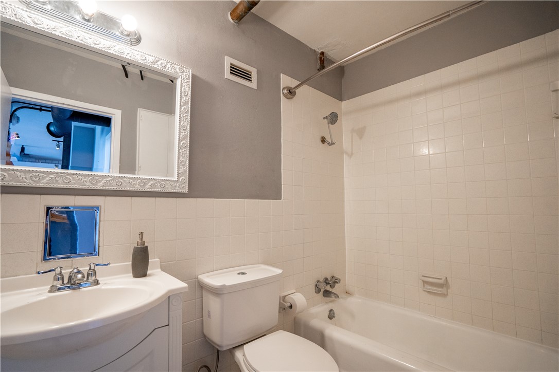 715 S Upper Broadway St 406 Property Photo 8