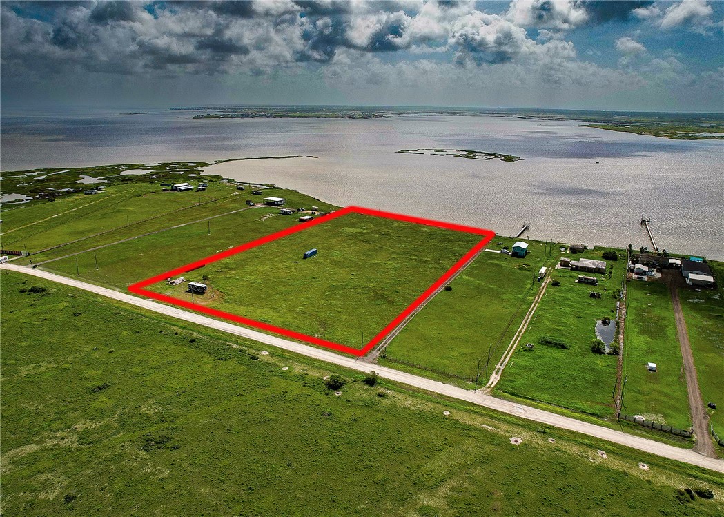 240,238,228 Retreat Dr Property Photo 1