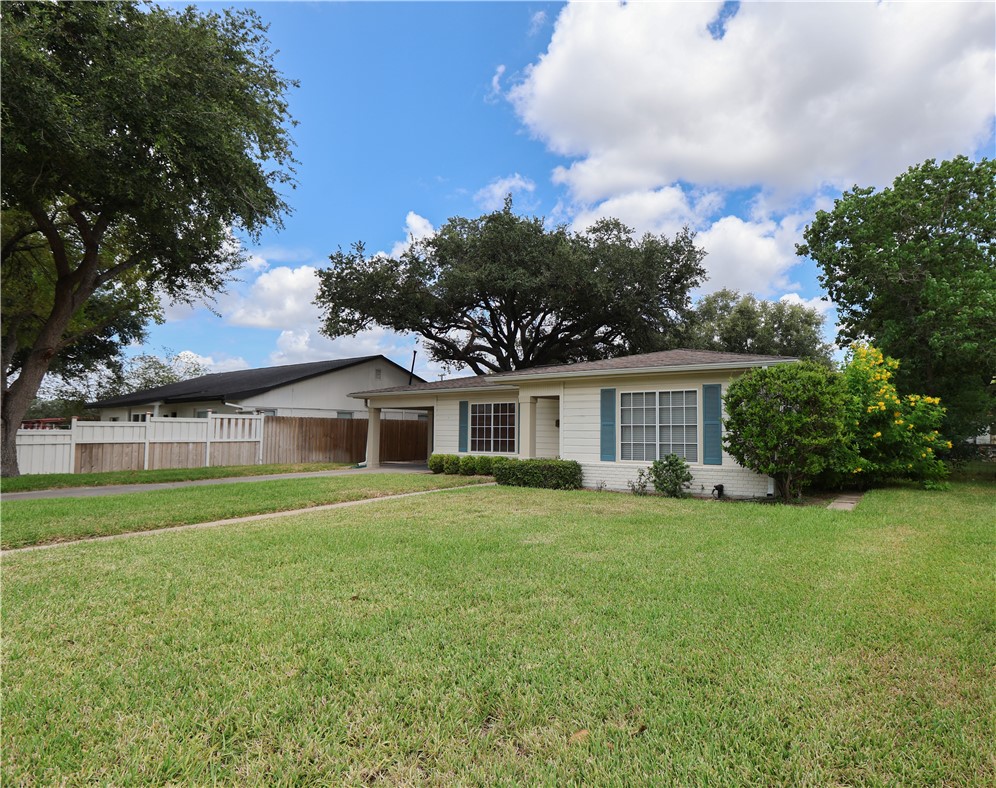 1103 Cynthia Dr Property Photo 2