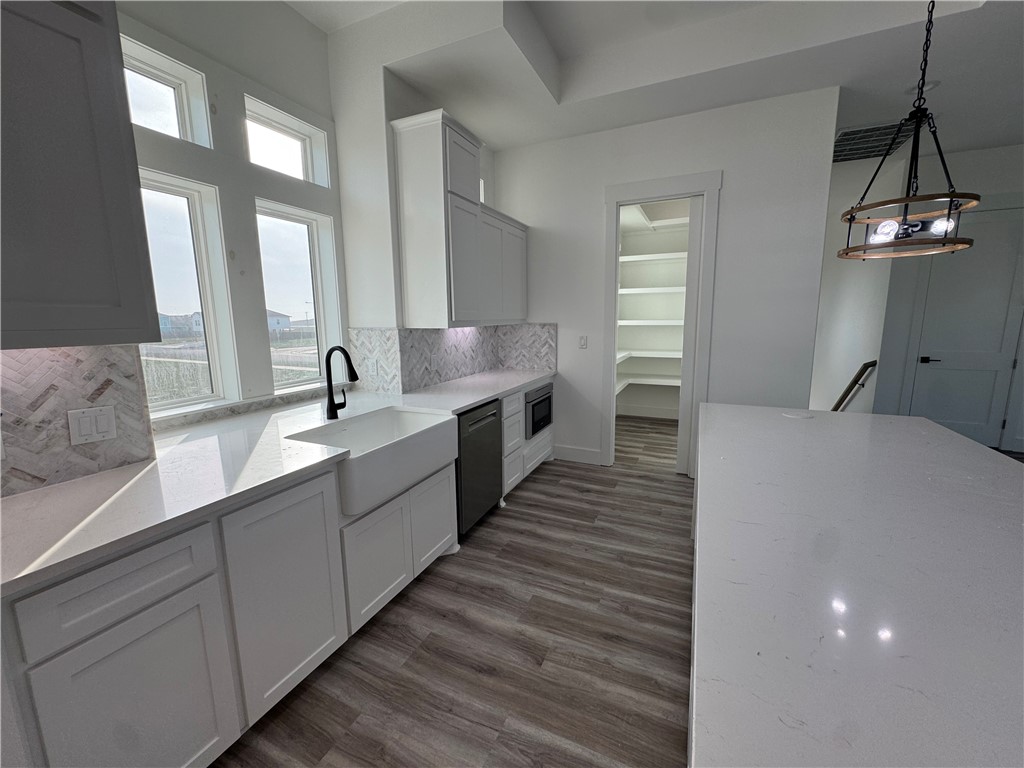 138 Sea Air Property Photo 7