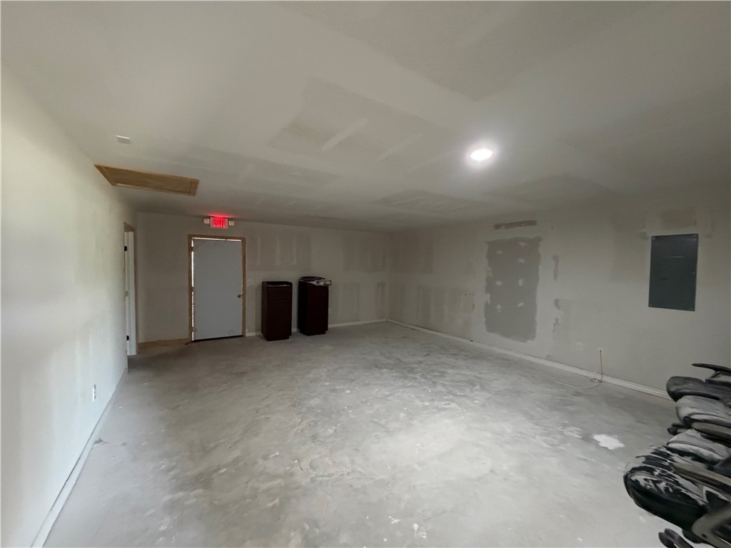 1140 Us-77 Property Photo 8