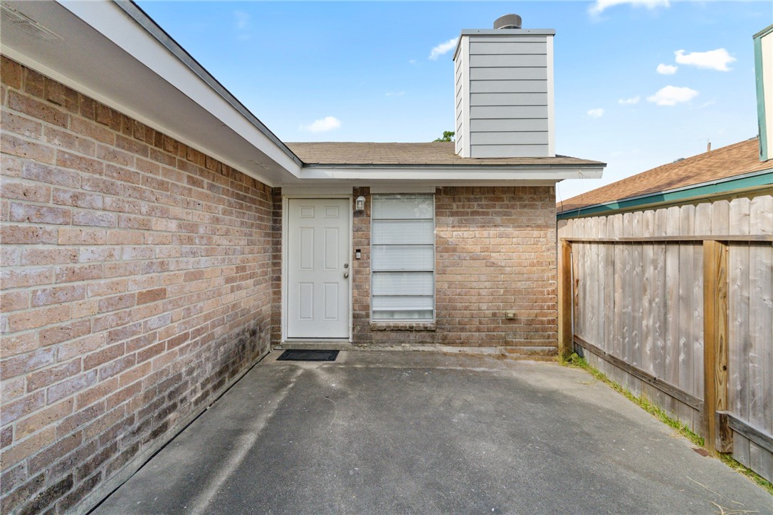 6612 Hardwick Dr B Property Photo 2