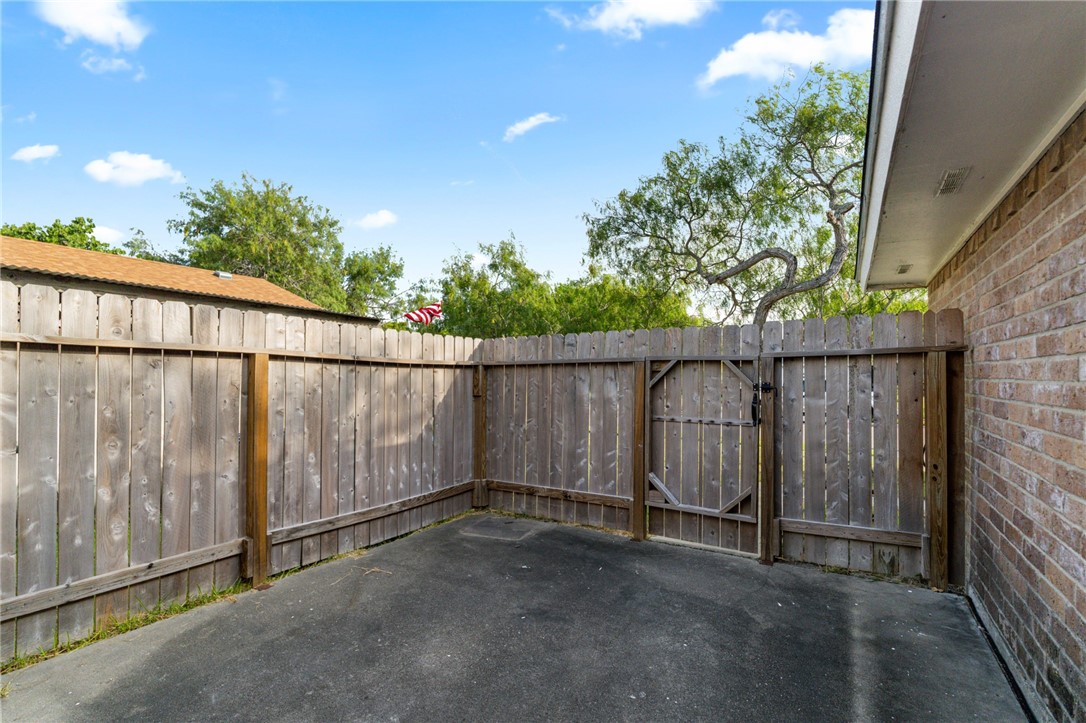 6612 Hardwick Dr B Property Photo 12