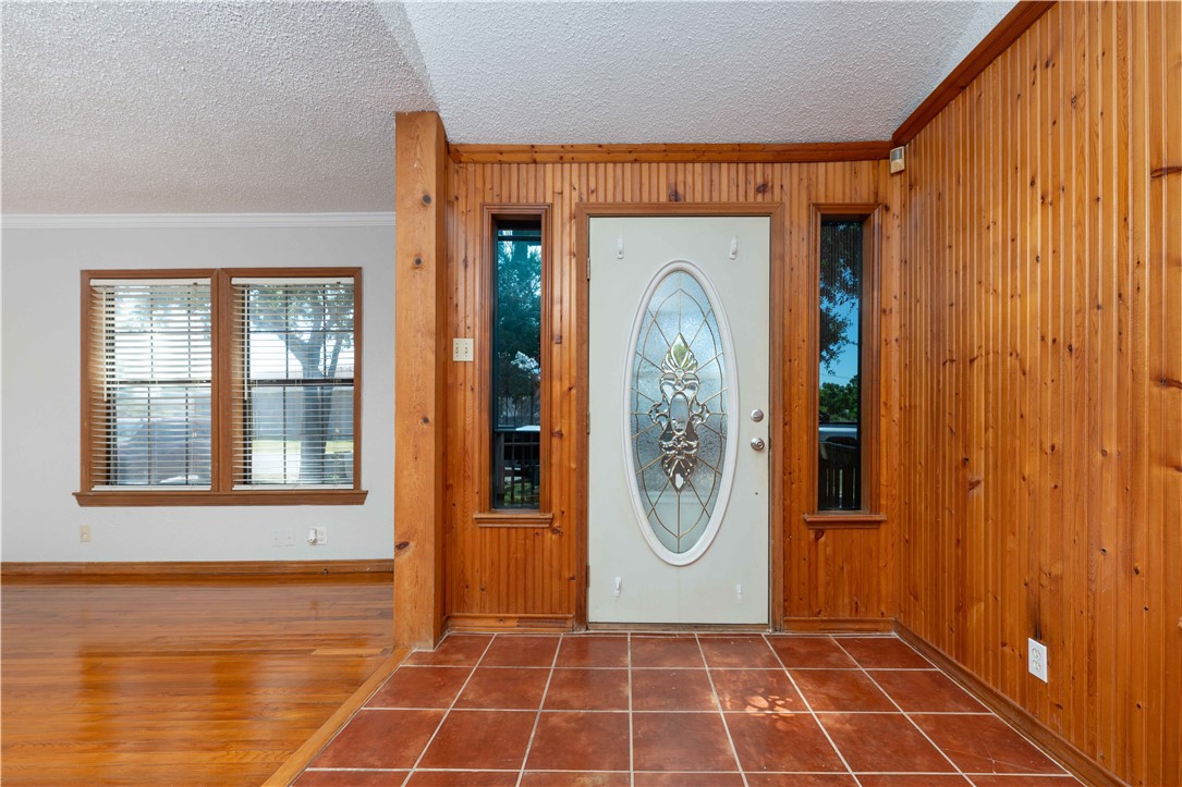 1050 Dorthy Dr Property Photo 3