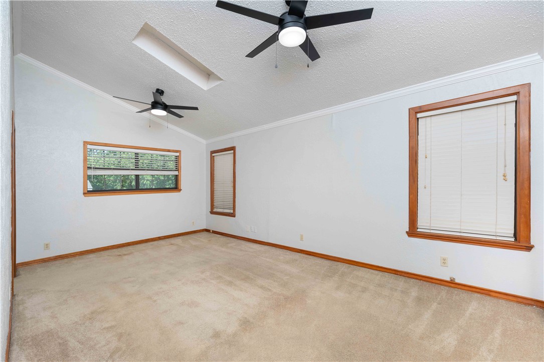 1050 Dorthy Dr Property Photo 14