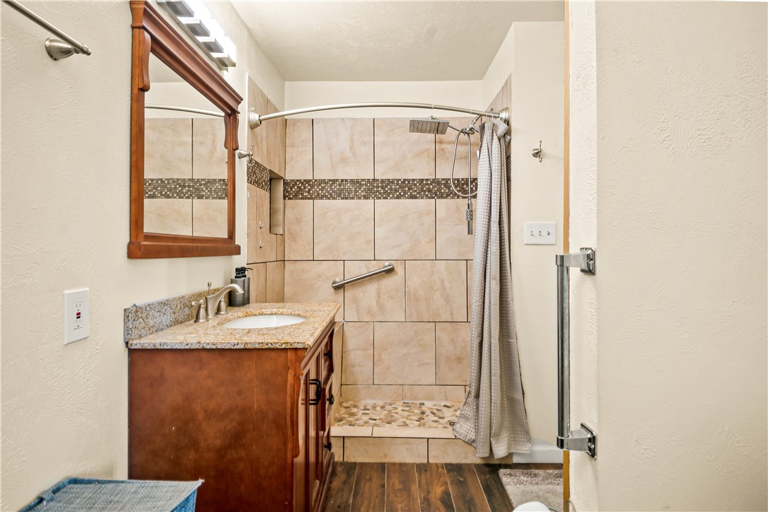 1211 Whispering Sands St Property Photo 18