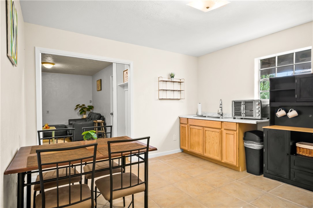 1211 Whispering Sands St Property Photo 25