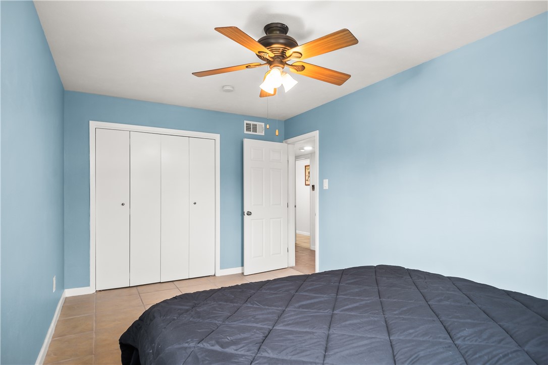 1211 Whispering Sands St Property Photo 31