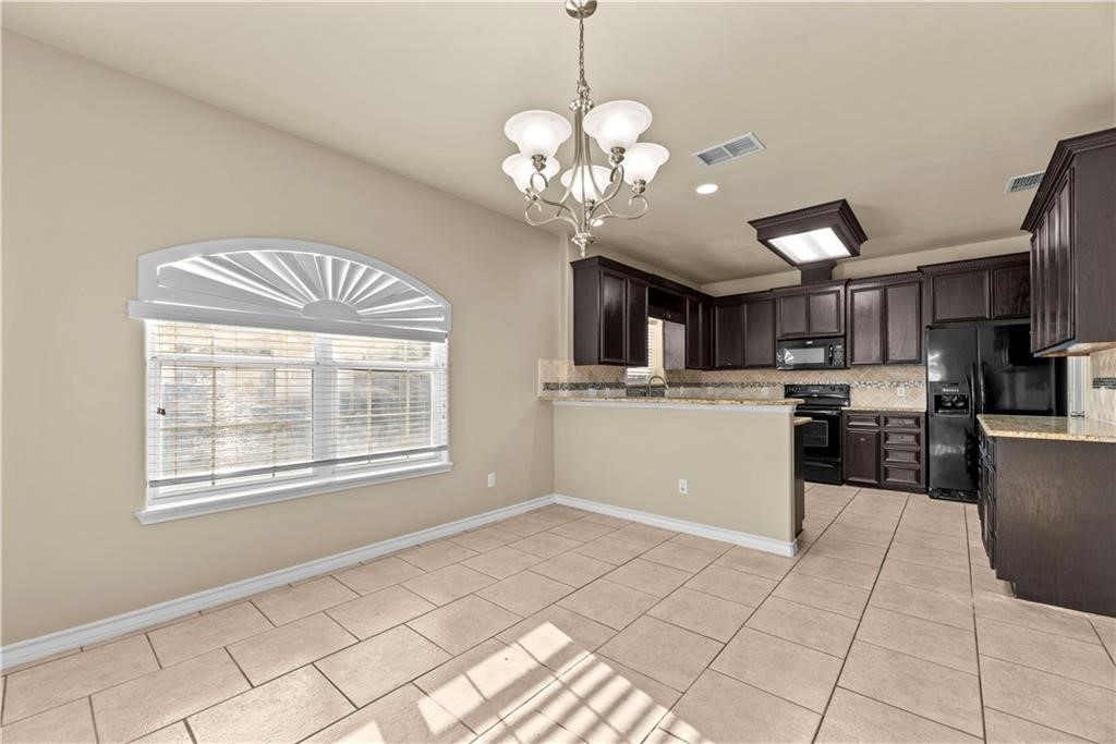6438 Hardwick St Property Photo 4