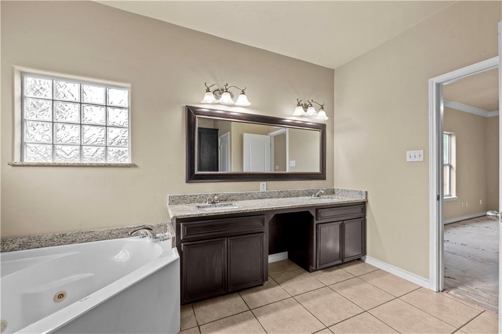 6438 Hardwick St Property Photo 12