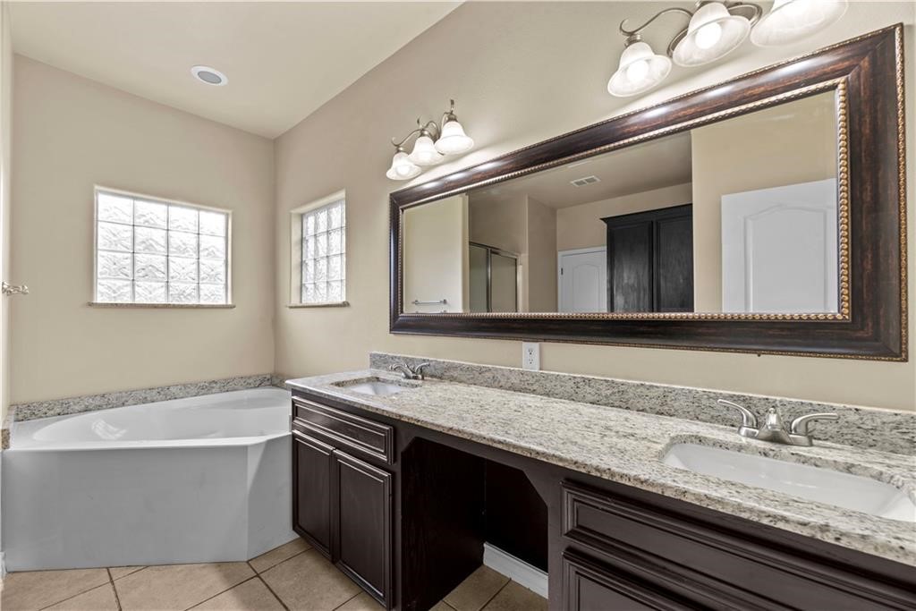 6438 Hardwick St Property Photo 20