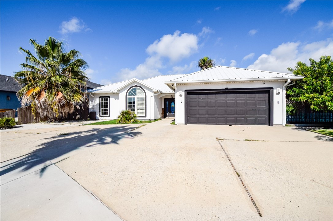16121 Seagrape St Property Photo 2