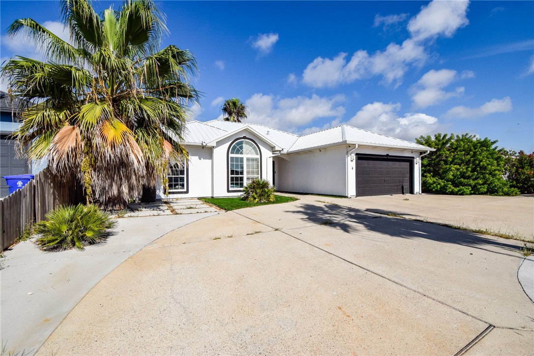16121 Seagrape St Property Photo 4