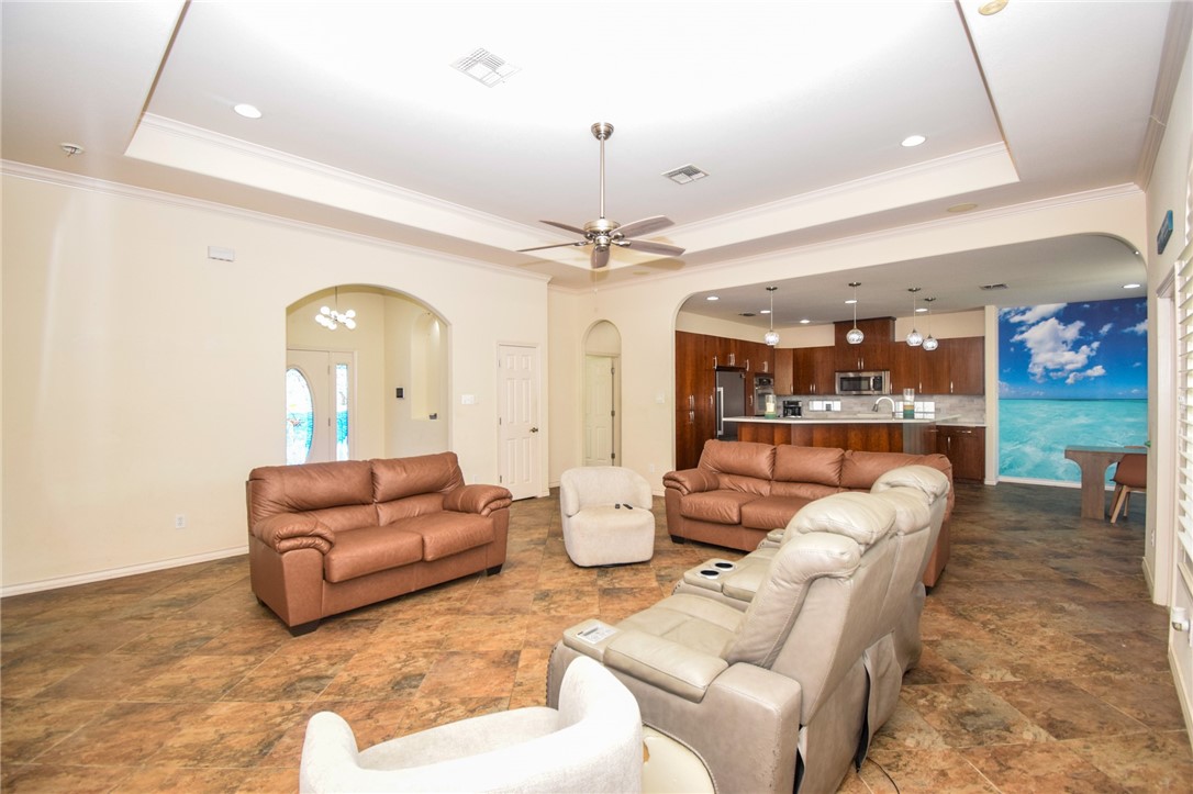 16121 Seagrape St Property Photo 9