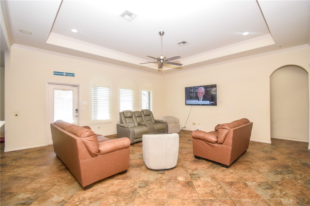 16121 Seagrape St Property Photo 10