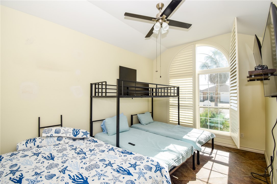 16121 Seagrape St Property Photo 31