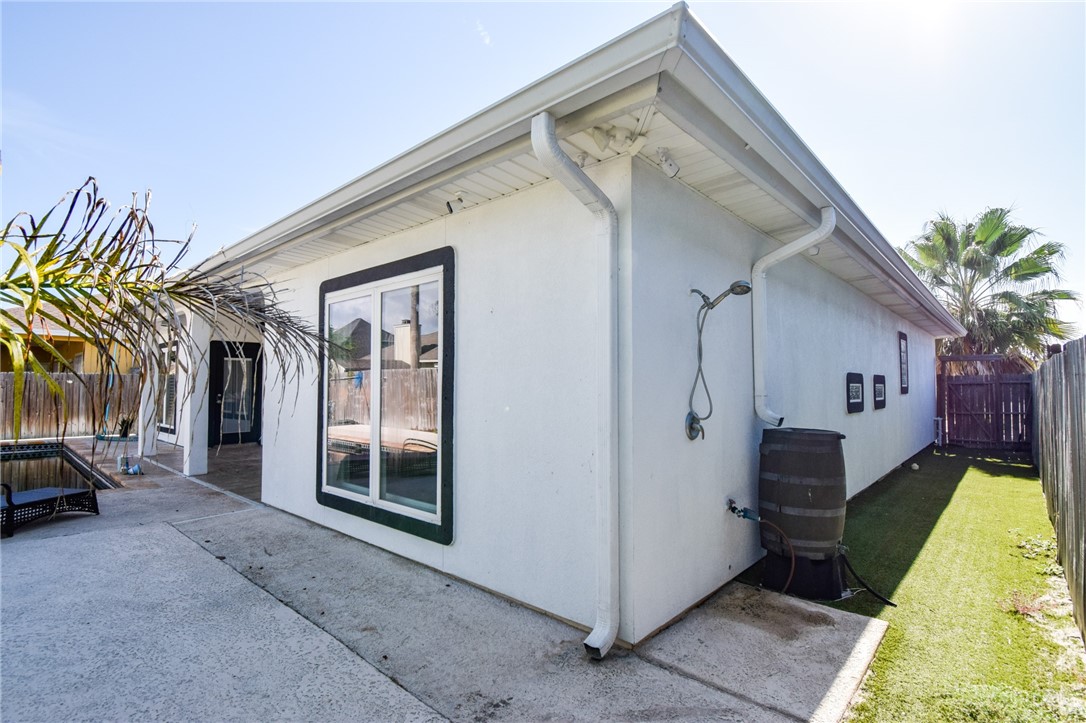 16121 Seagrape St Property Photo 42